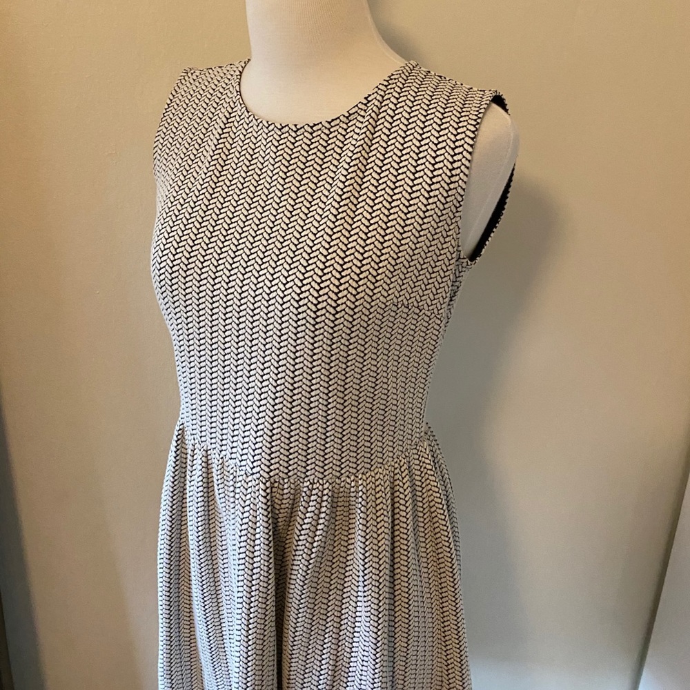 Loft Chevron Dress - Picture 2 of 5